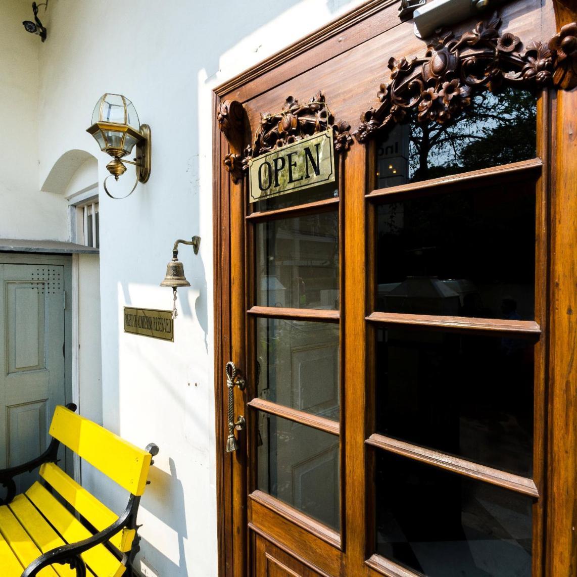 The Corner Courtyard Hotell Calcutta Exteriör bild